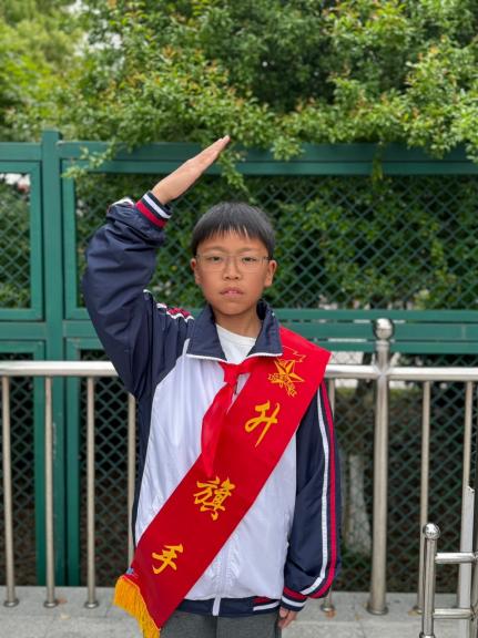 十一月光荣的升旗手